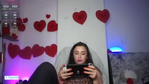Snapshot of juicy_jane_uk chatting on February 4, 7:44 pm online show from February 4, 7:44 pm