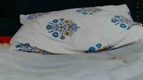 pretty online show from February 15, 7:11 am