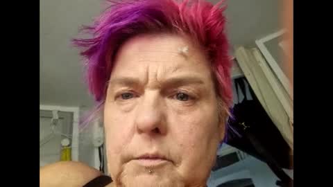 Juicygina  online show from December 5, 12:55 pm