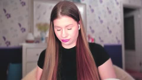 Snapshot of juicyhelenx chatting on September 23, 4:05 pm Elena online show from September 23, 4:05 pm