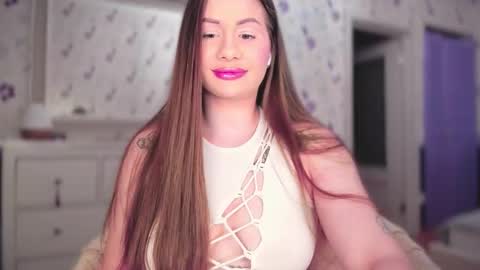 Snapshot of juicyhelenx chatting on October 14, 4:53 pm Elena online show from October 14, 4:53 pm