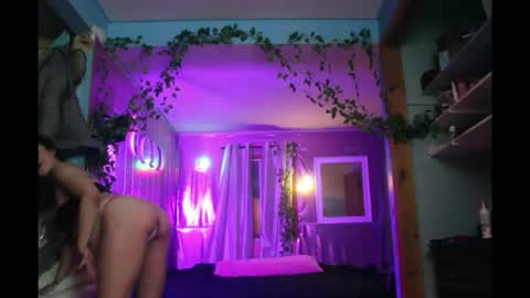 juicyjayxxx69 online show from April 24, 4:04 am