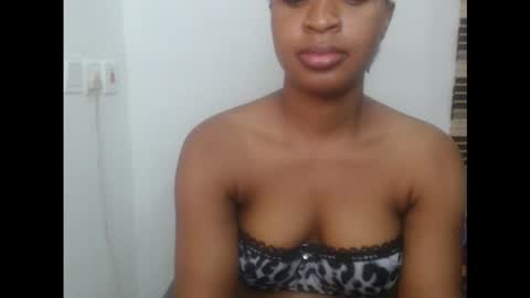Snapshot of juicykinkx chatting on October 12, 12:29 pm juicykinkx online show from October 12, 12:29 pm
