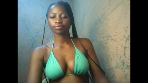 Snapshot of juicypiexx chatting on October 7, 2:49 am juicypiexx online show from October 7, 2:49 am