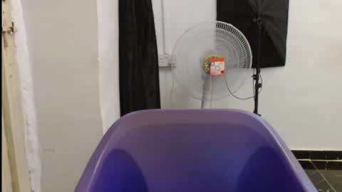 juicyxpink online show from June 13, 9:29 am