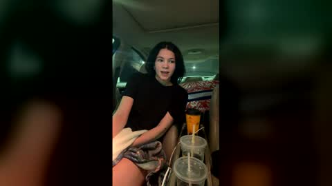 julesss3 online show from April 29, 2:26 am