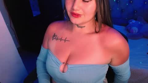 Snapshot of juli_69 chatting on March 12, 10:17 pm Juliana Torres online show from March 12, 10:17 pm