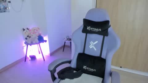 juli_santos_22 online show from October 5, 5:51 pm