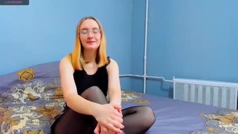 Julia online show from March 7, 5:18 am