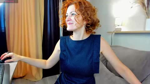 julia_suny online show from June 8, 1:28 am