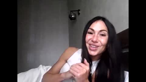 julianagold1 online show from October 18, 7:26 pm