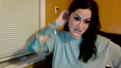 Snapshot of julianaxxxrose chatting on December 6, 12:05 pm Texas Mamasita online show from December 6, 12:05 pm