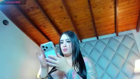 julianneteronn online show from April 26, 3:43 pm