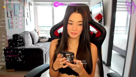 Jeimy Help me to reach 100 thumbs up online show from January 26, 10:35 pm