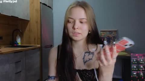 julidropp online show from March 4, 7:32 pm