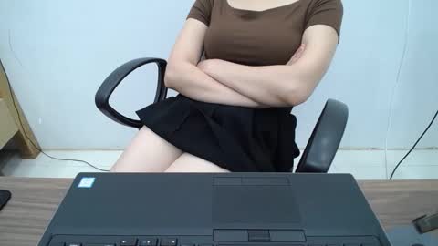 julie9x online show from April 21, 2:51 am