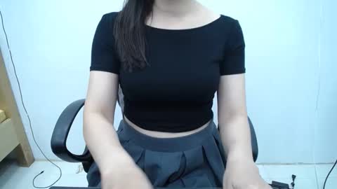 julie9x online show from April 23, 2:52 am