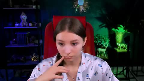 juliedaniel online show from October 15, 8:28 am