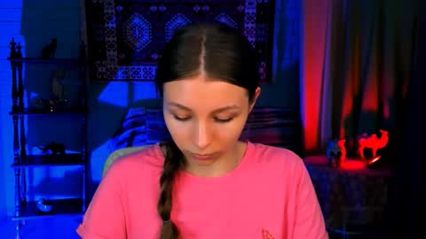 juliedaniel online show from December 4, 9:11 am