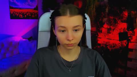 juliedaniel online show from September 18, 4:11 am