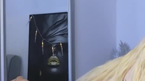 Julia online show from January 11, 10:37 pm