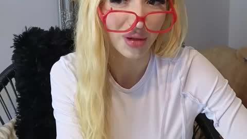 Julia online show from October 14, 12:52 pm