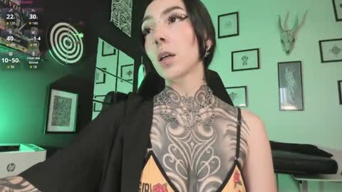 juliet_sourire online show from June 5, 7:20 pm