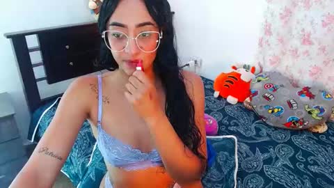 julieta art1 online show from December 23, 9:51 pm