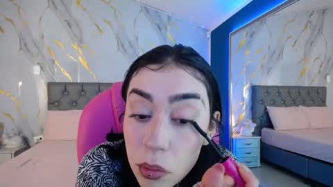 Snapshot of julieta_de_los_angeles chatting on February 21, 3:56 am Julieta online show from February 21, 3:56 am