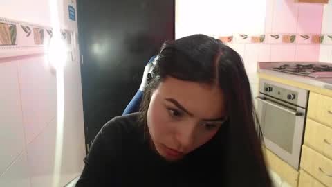 julieta_fn online show from April 1, 1:52 pm