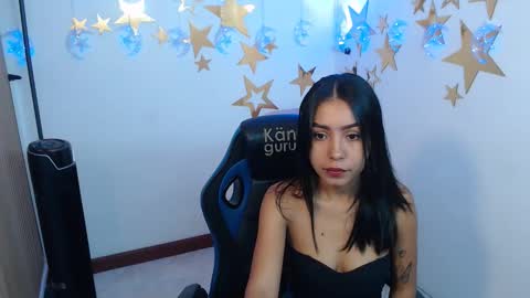 julieta_fn online show from November 17, 1:56 pm