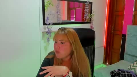 julieta_star69 online show from April 29, 8:03 pm