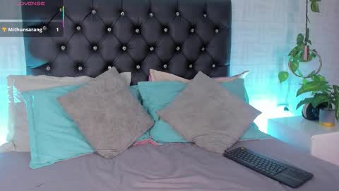 julietaa_love_ online show from January 16, 8:05 pm