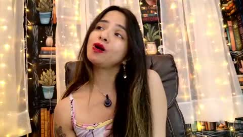 Julietta Jackson online show from June 25, 9:05 pm