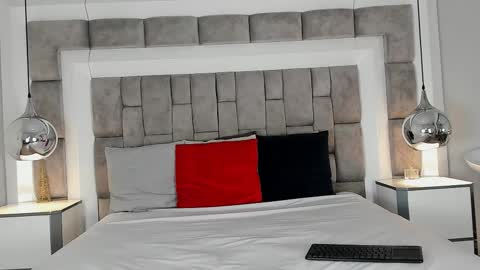 Hi guys It is a pleasure to have you here I am Julieta  online show from February 9, 12:29 pm