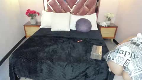 juli  online show from January 15, 7:31 pm