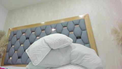 juliette_pretty_ online show from April 22, 7:11 pm