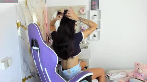 juliette online show from April 26, 4:27 pm