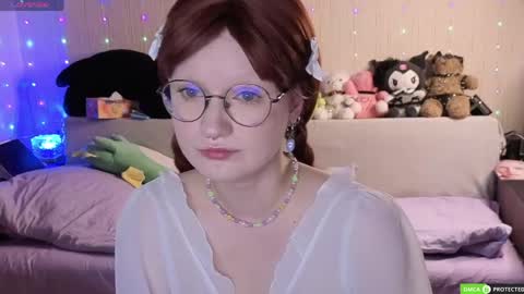 julifisher online show from May 5, 3:42 am