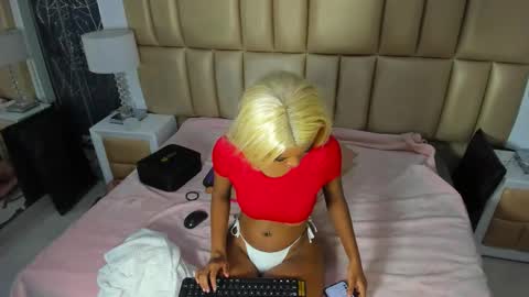 julitpink online show from February 4, 11:57 am