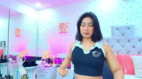 Julieta Reyes   online show from May 27, 11:51 am