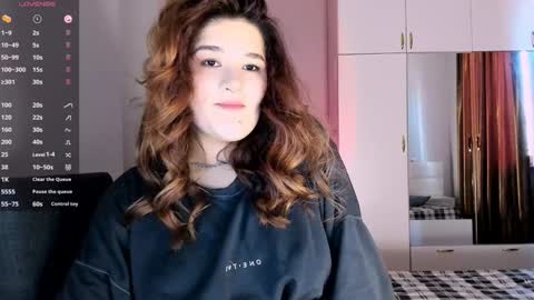 Julie online show from January 28, 11:28 am