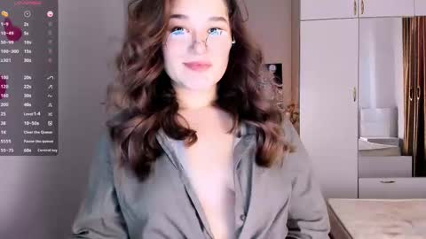 Julie online show from February 27, 1:28 pm