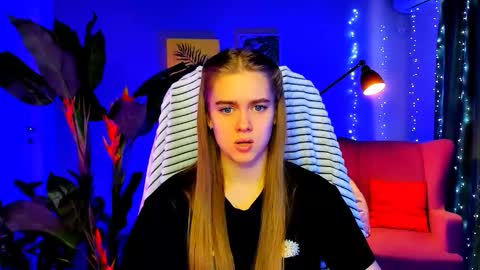 junewoods online show from February 25, 7:40 am