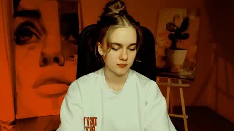 junewoods online show from April 24, 12:52 pm