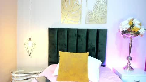 Jupiter Fox online show from April 9, 1:19 am