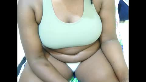 jusst_ayanna online show from April 22, 9:23 pm