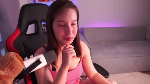 Snapshot of just_emmy chatting on January 23, 4:52 am just call me Emmy online show from January 23, 4:52 am