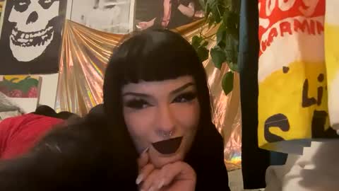 justalittlewetnow online show from December 5, 1:14 am