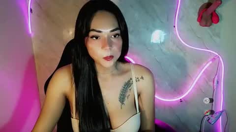 justhewayouare21 online show from May 8, 10:40 am